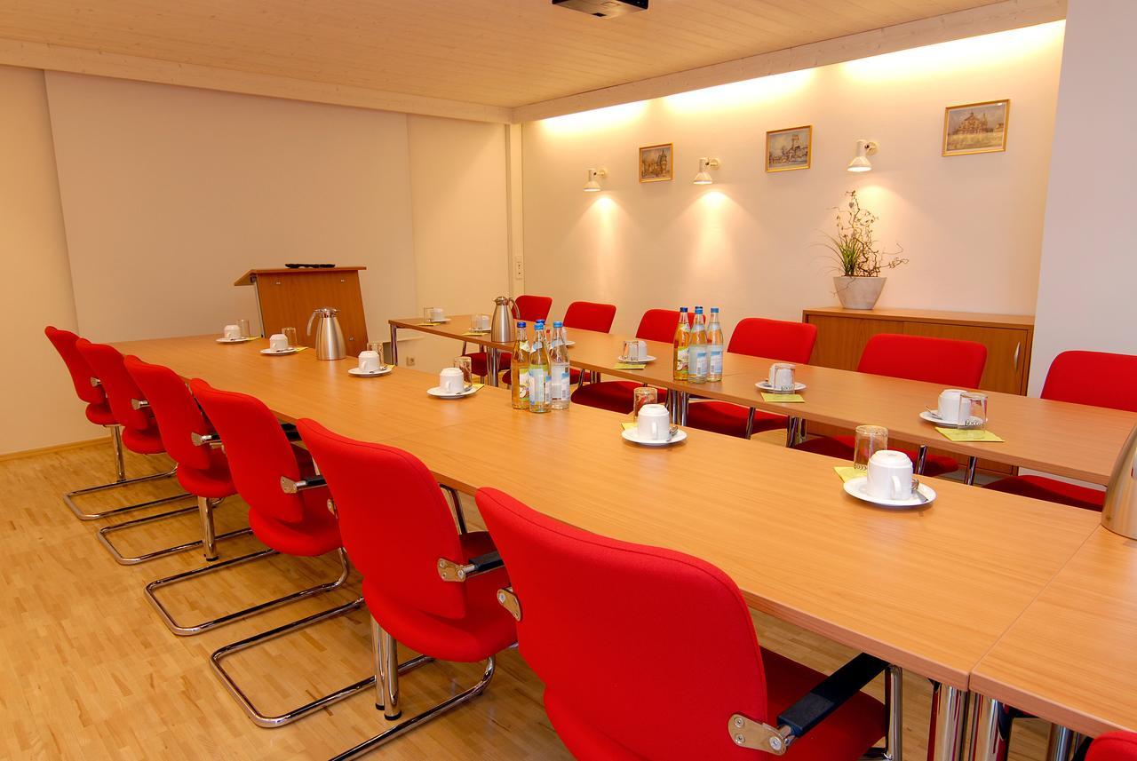 Garni Hotel Leitl Gmbh Эггенфельден Экстерьер фото